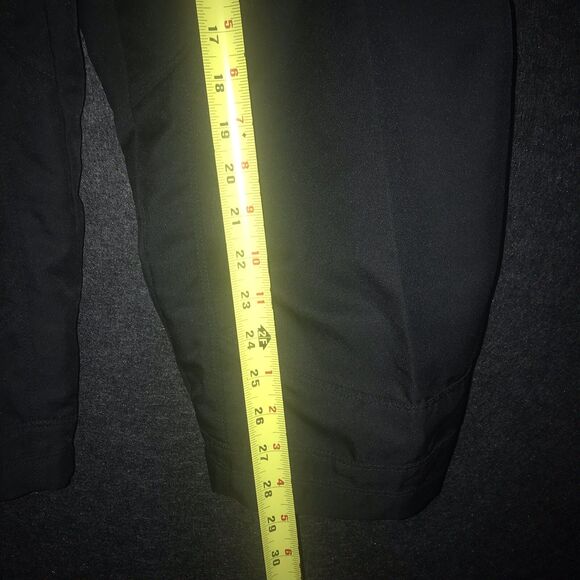 Nike Fit Dry Capri Crop Pants Large Utility Women’s Cargo Pockets Black Pink Zip - Picture 10 of 12